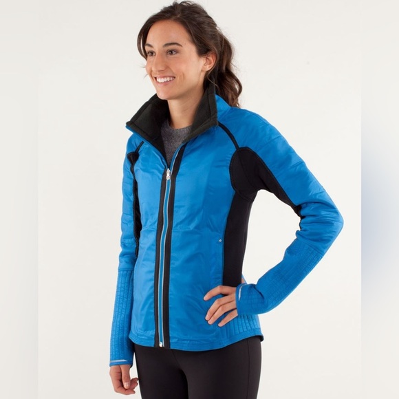 Lululemon Run coat Bundle Up Jacket
Black / Beaming Blue size 4 lace - Picture 1 of 11